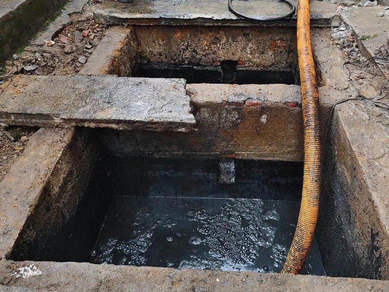 汤泉清理化粪池